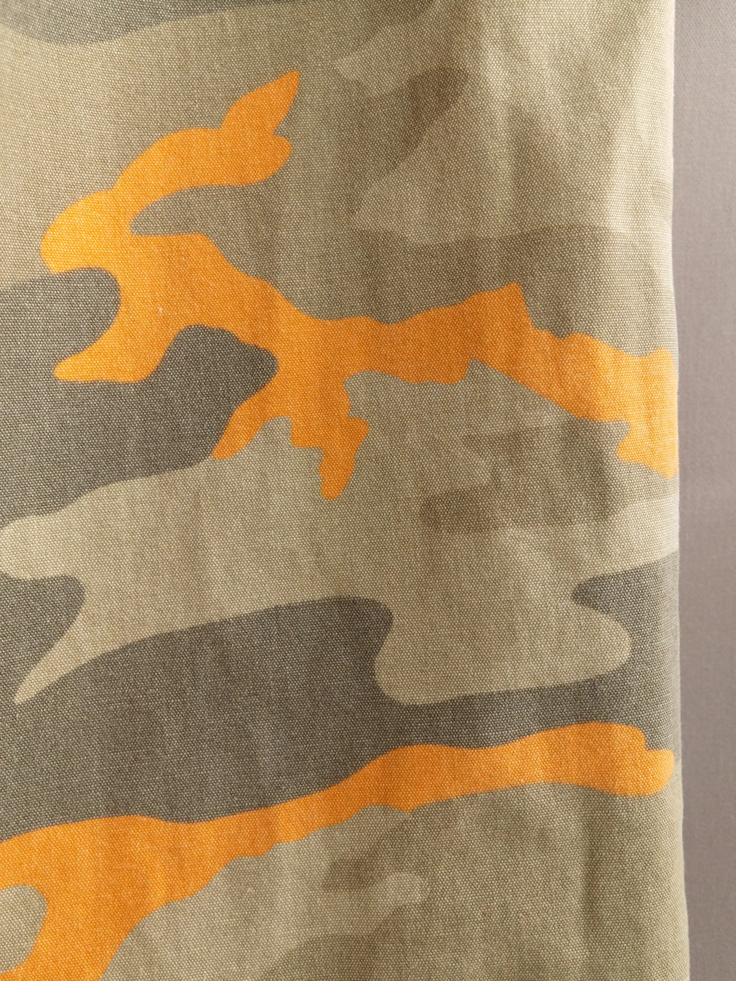 Womens Mid-Rise Beige and Orange Camo Cargo Trousers with Multiple Pockets from DKNY, 1990s Vintage, Size M