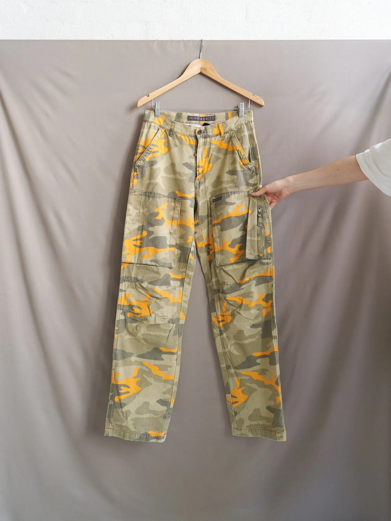 Womens Mid-Rise Beige and Orange Camo Cargo Trousers with Multiple Pockets from DKNY, 1990s Vintage, Size M